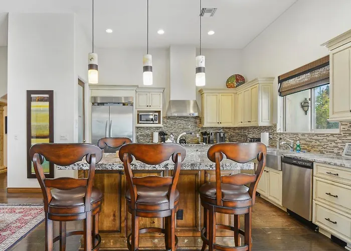 7br On Golf Course With Castita Pool Tennis And Basketball Court *